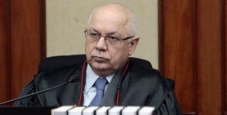 * Ministro do STF põe investigação sobre Lula na Lava Jato em segredo de Justiça.