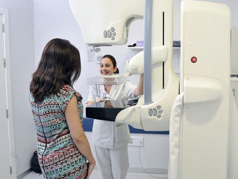 * Mamografia não aumenta o risco de câncer na tireoide, diz especialista.