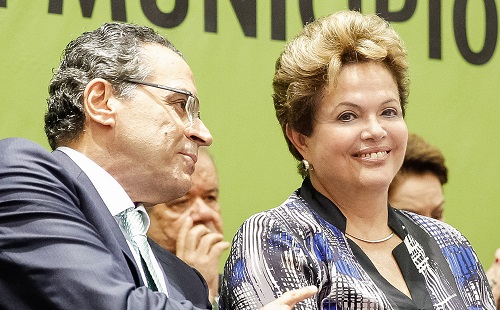 * Dilma reúne Henrique e demais ministros do PMDB.