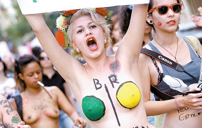 As ativistas de topless do Movimento Femen Brasil vão fazer dois protestos na cidade durante o carnaval