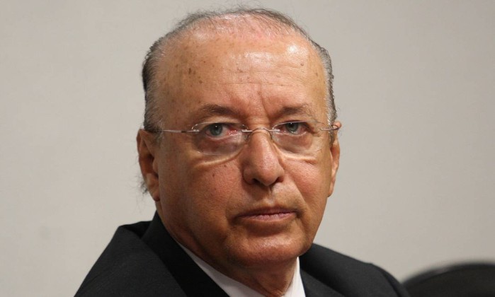 Senador Antonio Carlos Valadares (PSB-SE) 