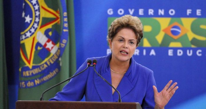 * Equipe econômica se reúne com Dilma para avaliar cortes no orçamento.