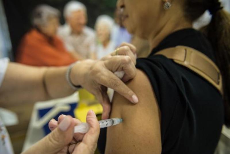* Postos de saúde começam na segunda-feira campanha de vacinação contra gripe.