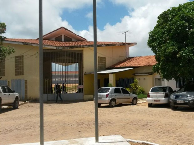 * Penitenciária Alcaçuz teria registrado fuga de 33 presos.