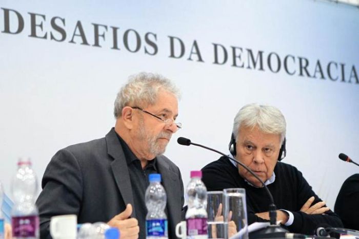 * O PT perdeu a utopia e só pensa em cargos, diz Lula.
