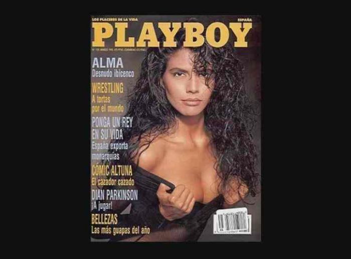 * Ex-capa da Playboy é encontrada morta em casa incendiada.