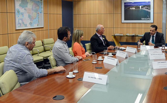 * Em Brasília, ministro Henrique Alves recebe Édson Moraes, deputados e prefeitos com pleitos do RN.