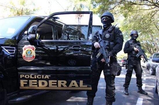 * Agentes da Polícia Federal prende quadrilha que assaltava agências dos Correios.