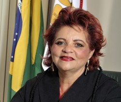 Desembargadora-Maria-Zeneide-Bezerra
