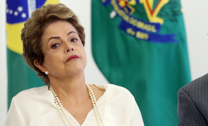 * Dilma faz reunião com ministros para concluir mudanças na Esplanada.