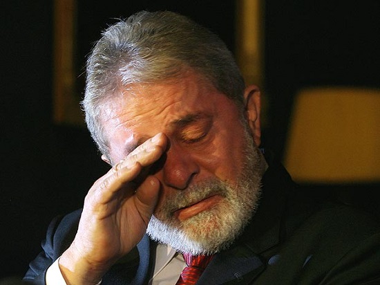 * PF faz operação e mira pessoas ligadas ao ex-presidente Lula.