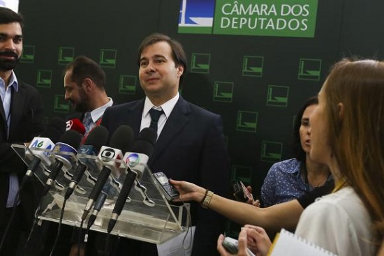 * Rodrigo Maia é reeleito em primeiro turno presidente da Câmara dos Deputados.