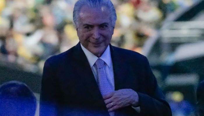 * Sem cortes o Brasil quebra, diz Temer.