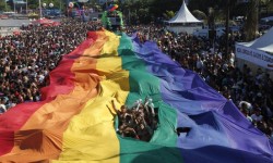 2016_910076933-lgbt.jpg_20160517