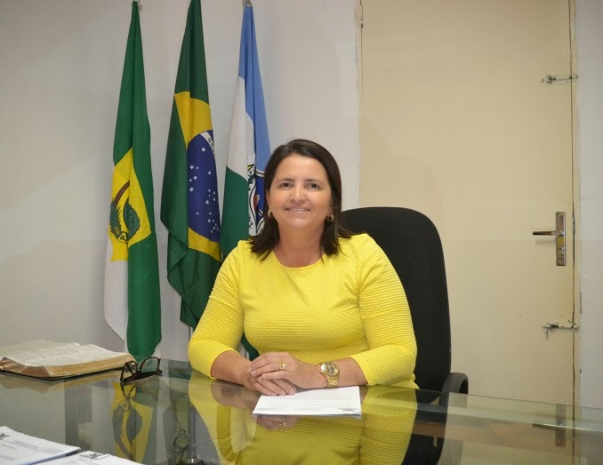 Prefeita-Luciana-Oliveira