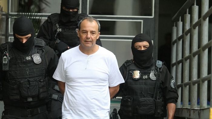 * Bomba: PF indicia Sérgio Cabral na Lava Jato por quadrilha, corrupção e lavagem.