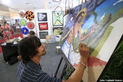 Artistas-produzem-na-própria-Fiart-dando-mais-brilho-ao-evento.-Foto-CAnindé-Soares