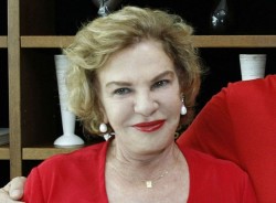 ex-primeira-dama-foi-levada-para-a-sala-de-emergencia-para-estancar-hemo_qhwGi73
