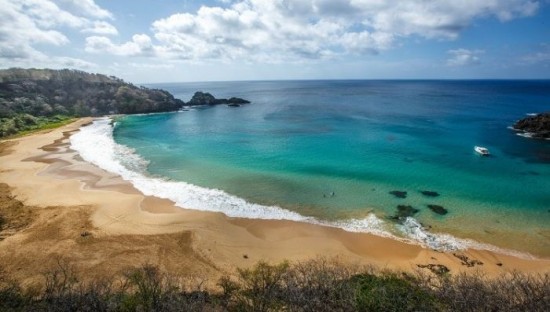 * Pela 3ª vez, Baía do Sancho é eleita a praia mais bonita do mundo.