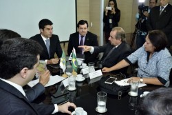 agripino aponta o dedo