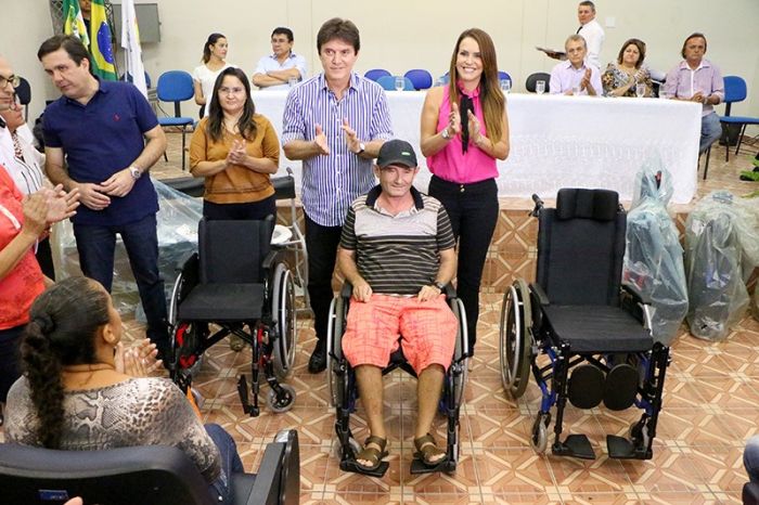 * RN entrega 180 cadeiras de rodas em Pau dos Ferros.