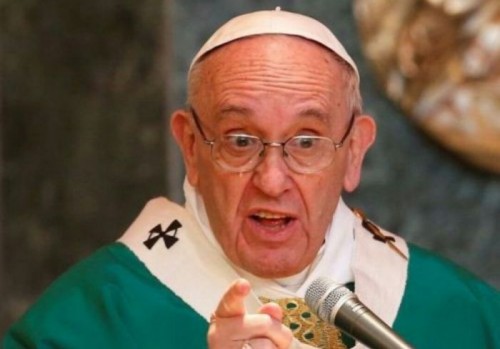 * Papa recusa visita ao Brasil e envia carta puxado a orelha de Michel Temer.