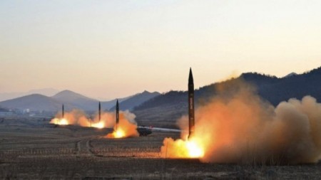 * Coreia do Norte irá acelerar programa nuclear em resposta à política de Trump.