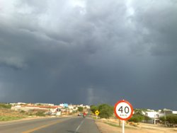 placa-com-chuva.jpg