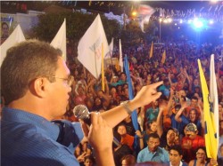 Eleitores de Tom fazem festa em Acarí