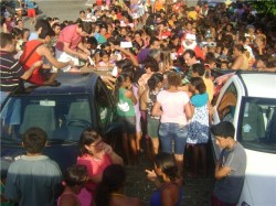 Isaias Cabral e amigos promovem Natal Feliz em Acarí. A prefeitura nada fez