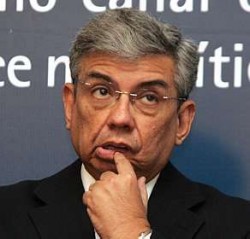 garibaldi-dedo-na-boca