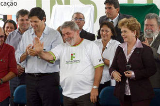 lula dando chau