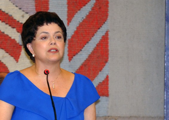 dilma PT Dilma: ainda não tenho legitimidade para discutir escolha do vice