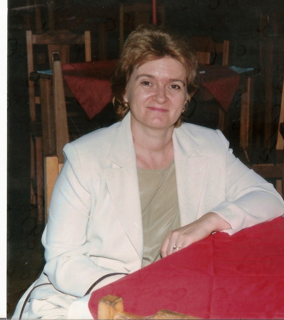Nina Barinova Morreu a médica Nina Barinova, esposa do prefeito de JanduÃs Salomão Gurgel