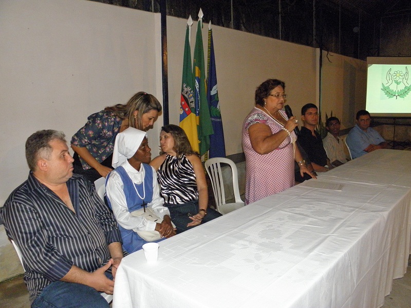 OLYMPUS DIGITAL CAMERA APAE Caicó entrega certificados aos colaboradores da entidade