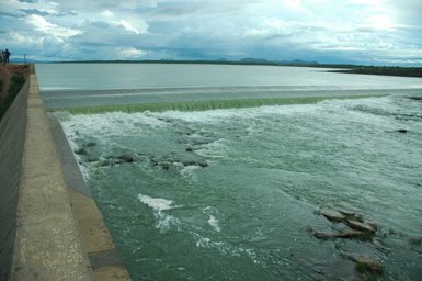 Barragem Armando Ribeiro GonÃ§alves sangra