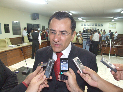 bibi dando entrevista boa