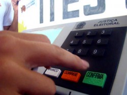 400_130-Urna-eletronica-voto