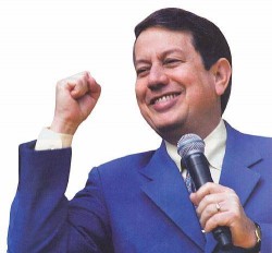 RR soares O milagre de R.R Soares para salvar a RedeTV!