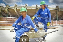 11225279 Obras de 2014 reúnem o dobro de mulheres da construção civil