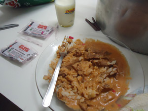 comida300 Merendeira confessa ter envenenado comida em escola estadual
