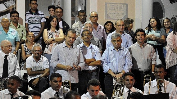 Ministro Garibaldi Filho anuncia concurso do INSS pelo twitter