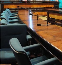 CÃ¢maras municipais aumentam nÃºmero de vagas