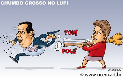 charge_carlos_lupi_dilma Finalmente: Após encontro com Dilma, Lupi entrega cargo