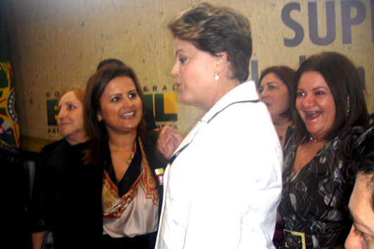 micarlaedilma Micarla participa ao lado de Dilma da solenidade de sanção do supersimples