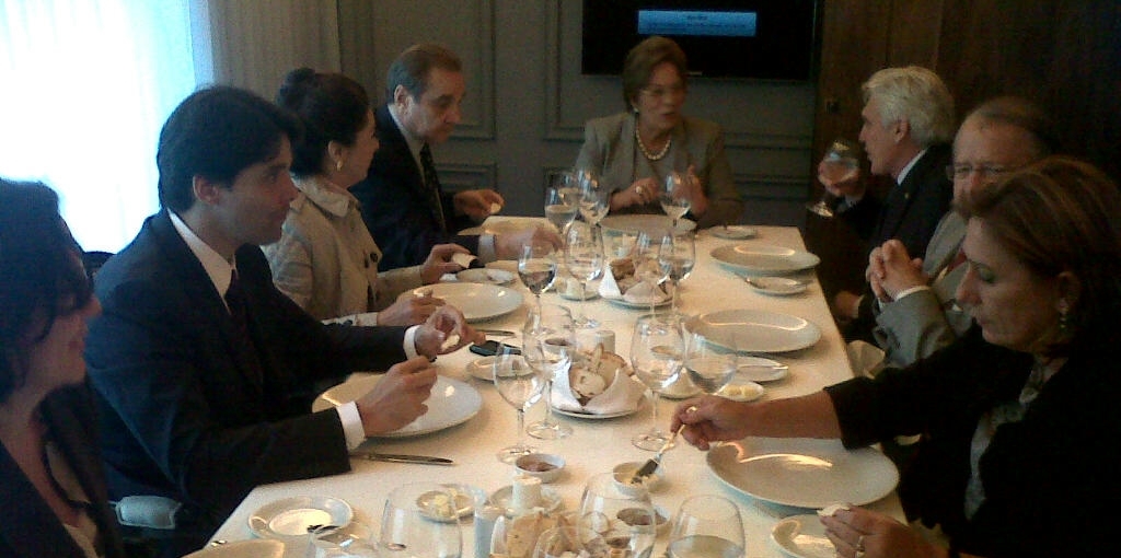 rosa-e-j-em-brasilia Rosalba Ciarlini à mesa com João Maia em BrasÃlia