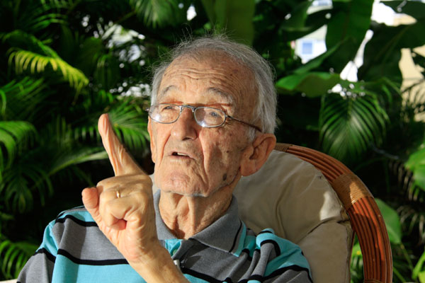 Folclorista DeÃ­filo Gurgel morre em Natal