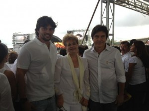 festainha de branco Rosalba, Felipe, Rogério, Fábio, Wilma e Robinson de branco