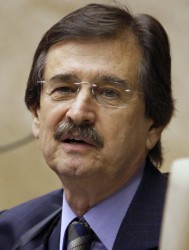 peluso De saÃda da presidência do STF, Peluso critica colegas e Dilma