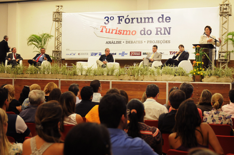 Rosalba forum 27 Governadora participa da abertura do 3° Fórum de Turismo do RN